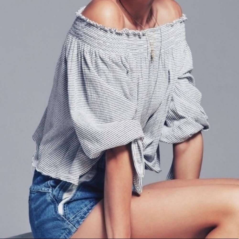 Free People Lexington Striped Off Shoulder Top Size‎ XS Black White Tie Sleeve